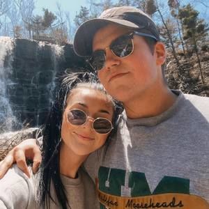 Meet your Posher, Danika